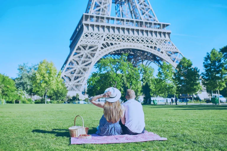 Why Is Paris the City of Love? What Makes it the Ultimate Romantic Destination