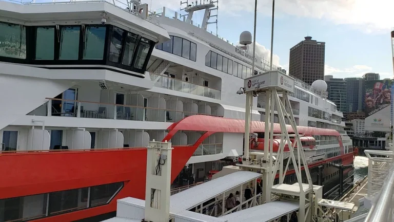 hurtigruten antarctica